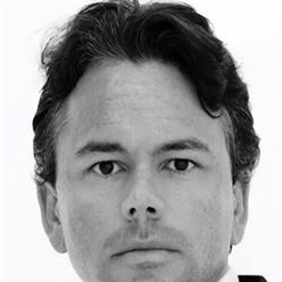 Portrait image of Toby Unwin